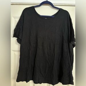 Women’s short sleeve top. Size XXL. Black. Used. Very good condition. Old Navy